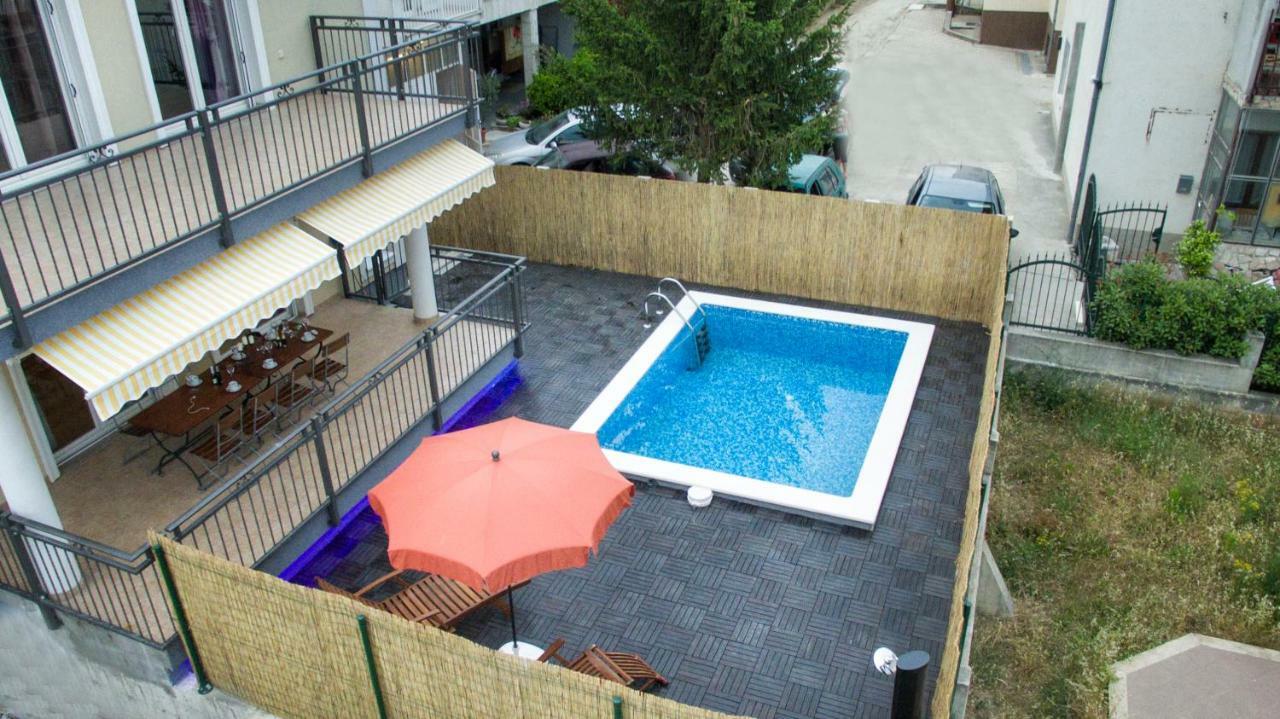 Mira Villa