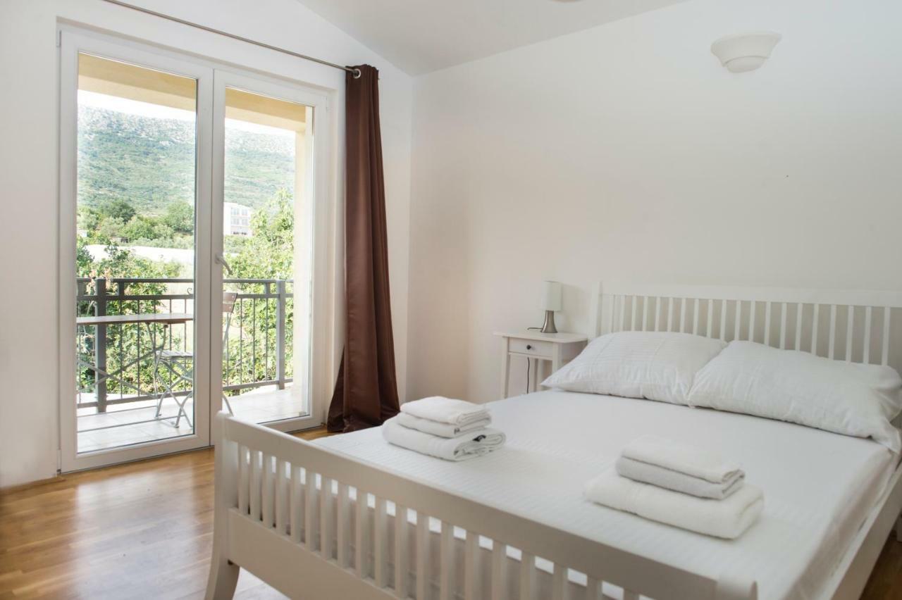 Villa Mira *